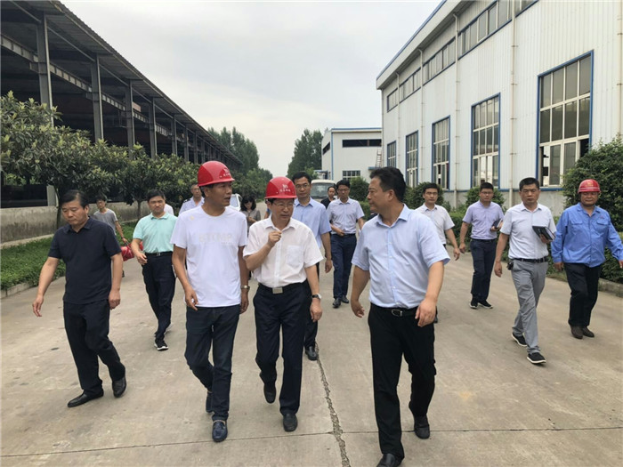 1604390824390169.jpg 更换关于我们--领导关怀-2019年7月2日武功县委书记田一泓等领导一行来我司调研文字上面的图片.jpg